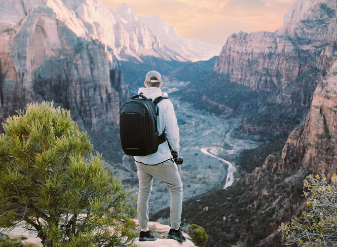 Nomatic - Navigator Travel Backpack 32L - Military & Gov't