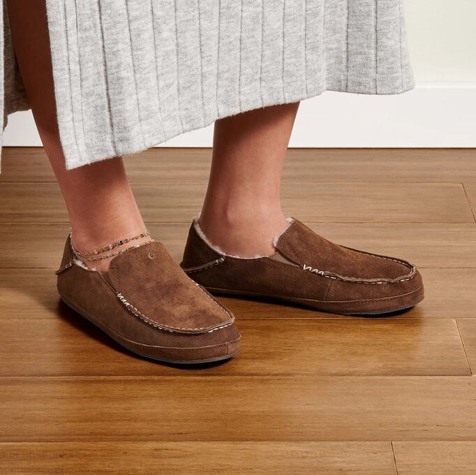 OluKai - Women's Nohea Slipper Shoes - Military & Gov't Discounts