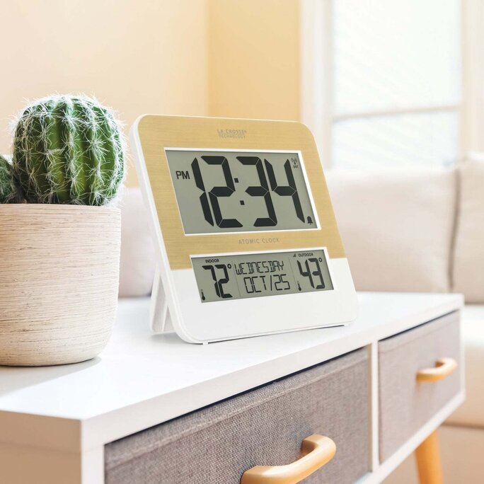 La Crosse Technology - L73859 Atomic Clock with Indoor and Outdoor