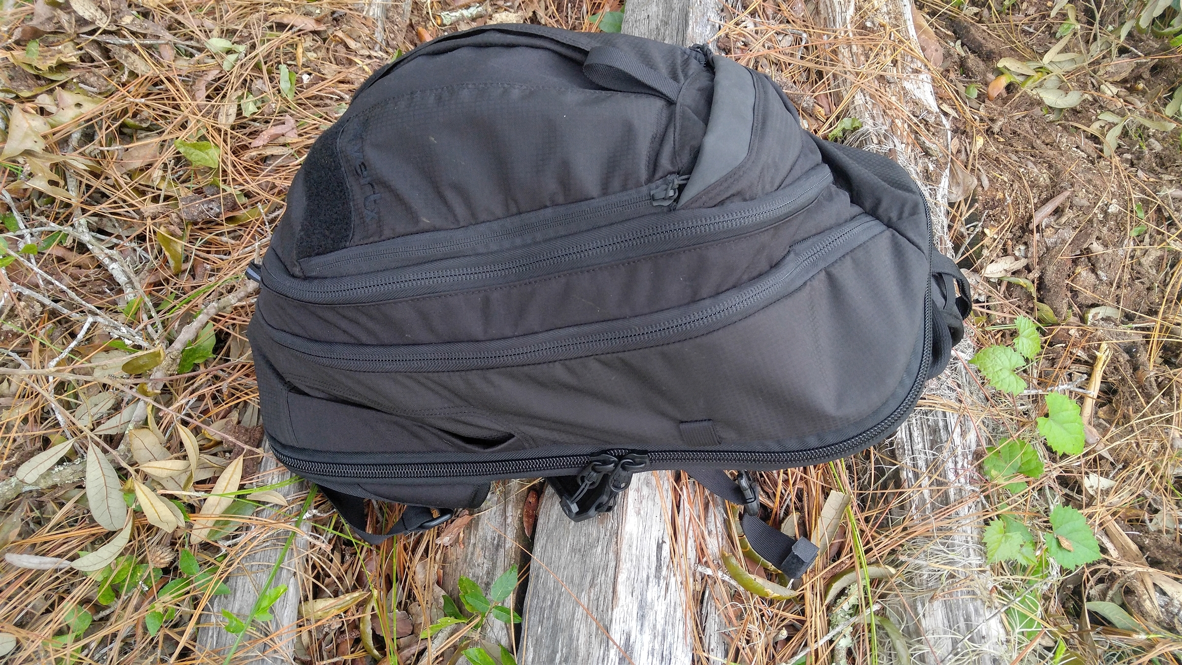 vertx edc commuter sling bag